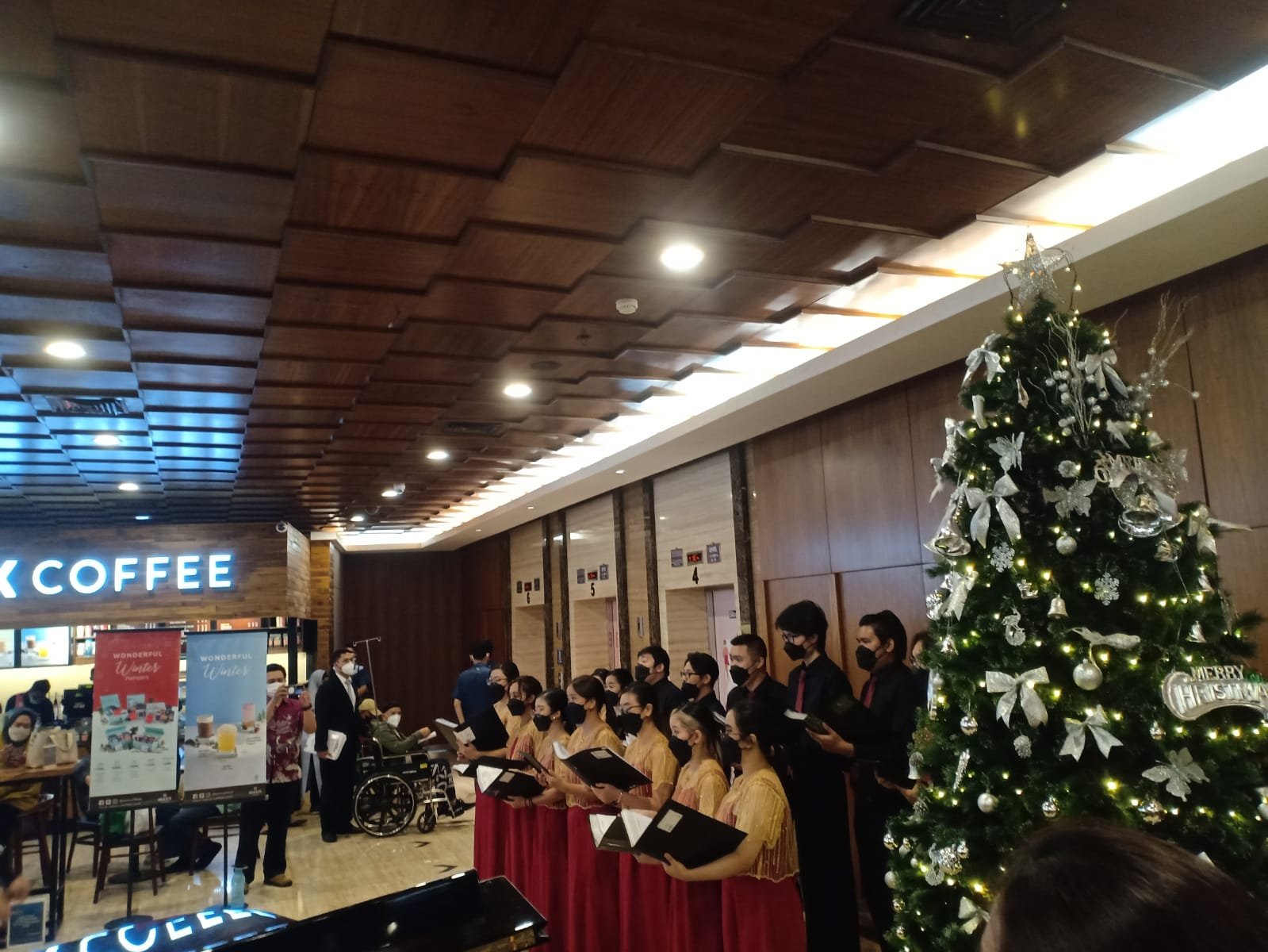 Sukacita Natal Bagi Pasien MRCCC Siloam Hospitals Semanggi