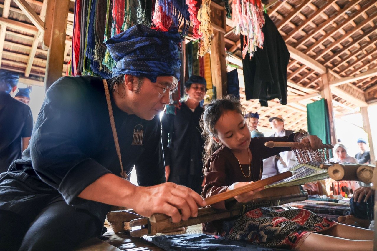 Lepas Kangen, Al Muktabar Berbaur Menyatu Bersama Warga Baduy
