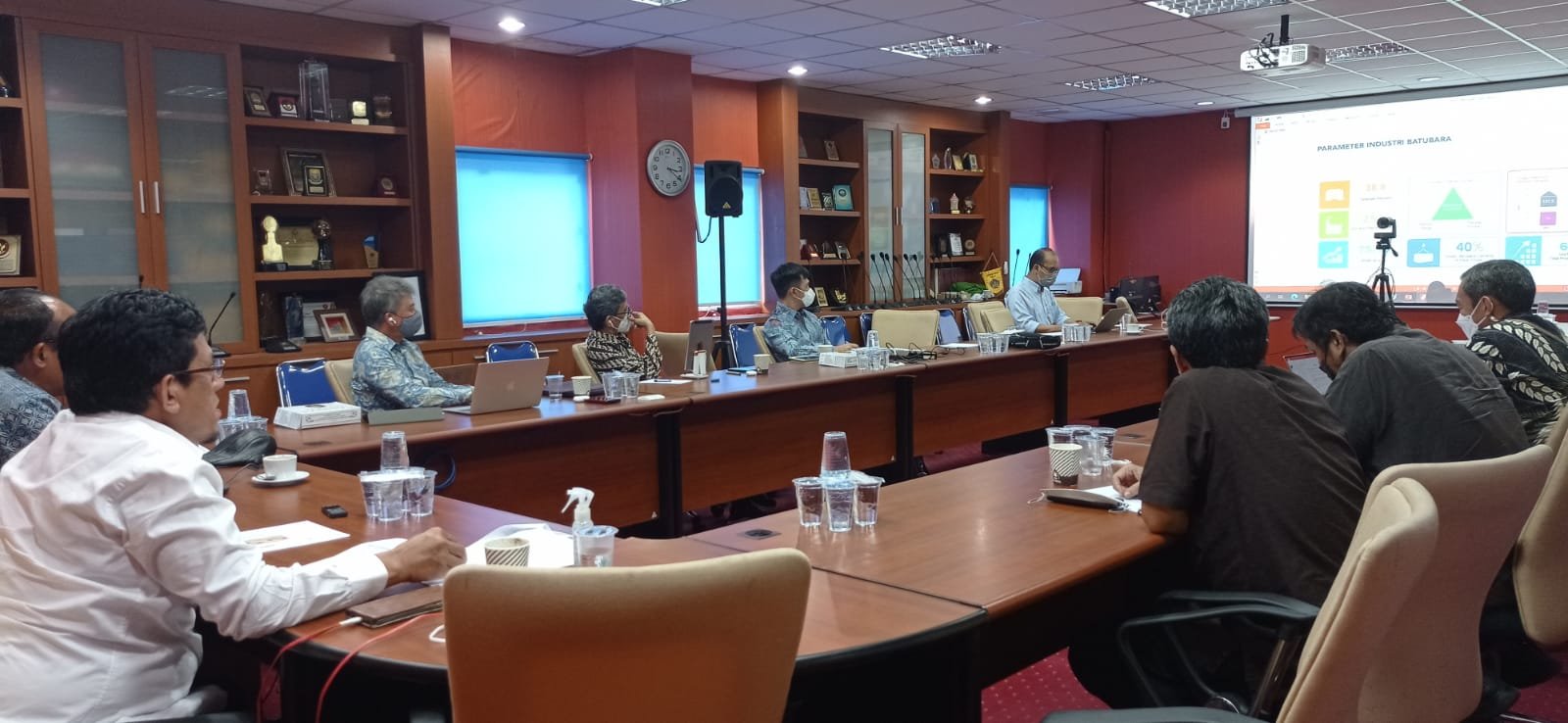PWI Pusat Gelar FGD Sektor Energy dan Pertambangan